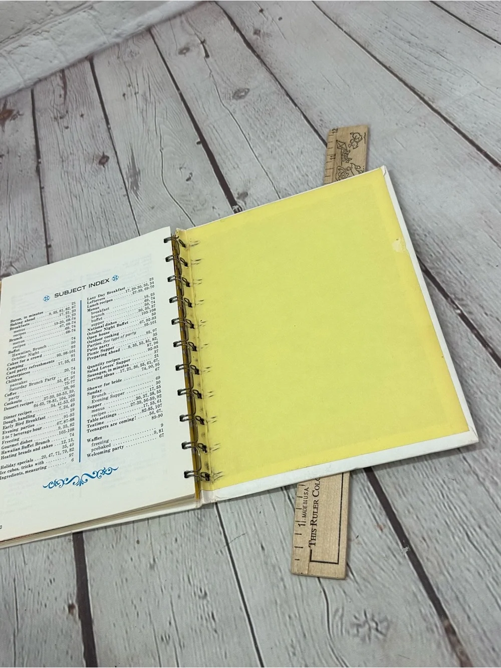 vtg 1967 So Quick with bisquick betty crocker Cookbook hardcover retro cottage